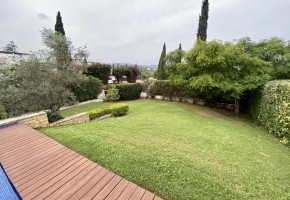 Detached Villa For Rent  in  Latchi