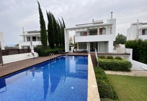 Detached Villa For Rent  in  Latchi