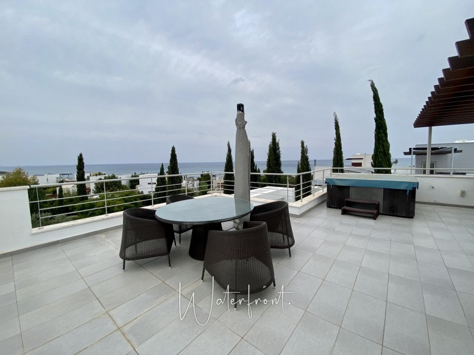 Detached Villa For Rent  in  Latchi