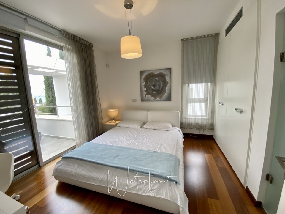 Detached Villa For Rent  in  Latchi