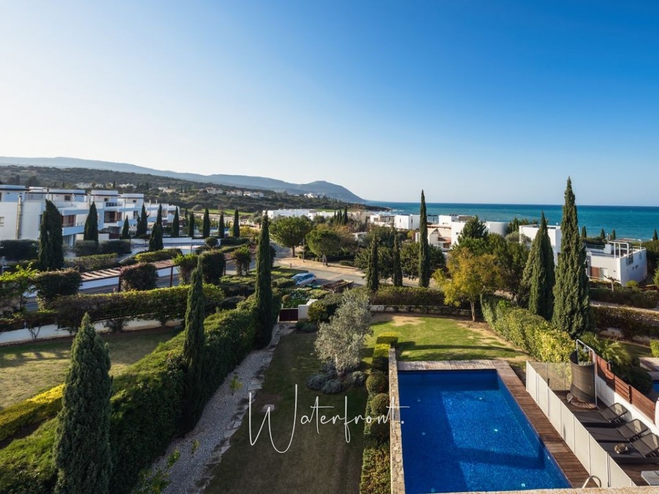 Detached Villa For Rent  in  Latchi