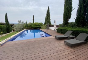 Detached Villa For Rent  in  Latchi