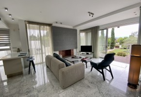 Detached Villa For Rent  in  Latchi