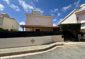 Detached Villa For Sale  in  Peyia