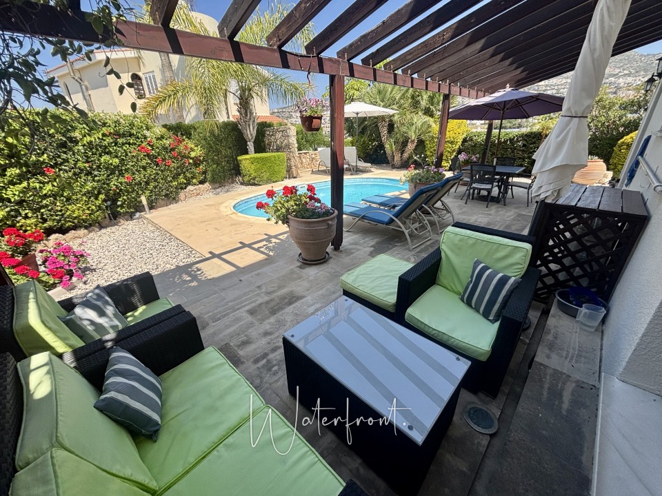 Apartment For Sale  in  Peyia