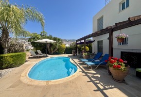 Apartment For Sale  in  Peyia