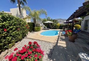 Apartment For Sale  in  Peyia