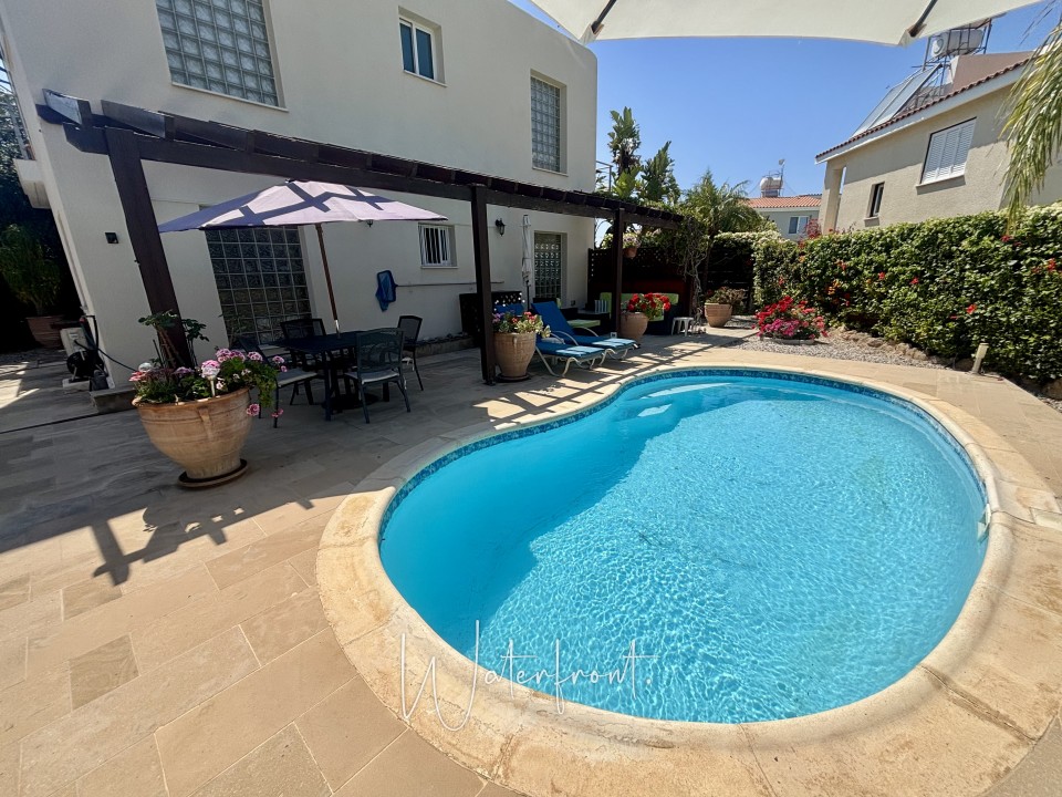 Apartment For Sale  in  Peyia