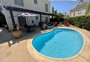 Apartment For Sale  in  Peyia