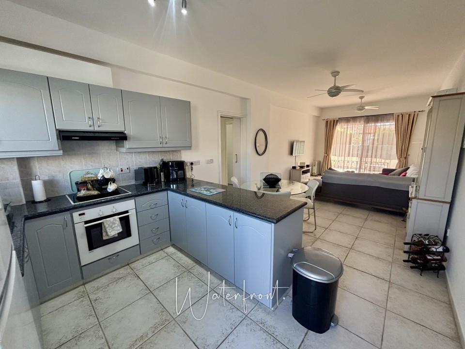 Apartment For Sale  in  Tombs of the Kings