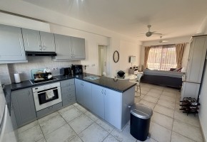 Apartment For Sale  in  Tombs of the Kings