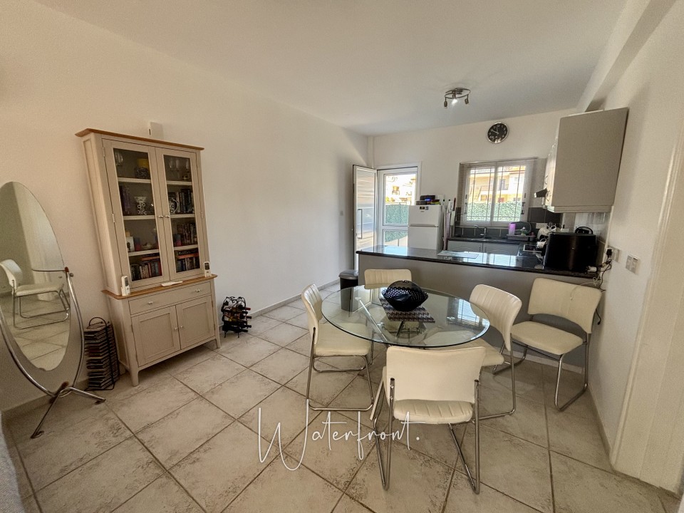 Apartment For Sale  in  Tombs of the Kings