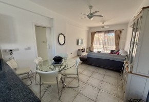Apartment For Sale  in  Tombs of the Kings