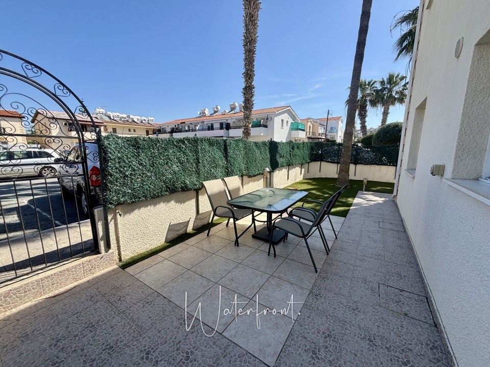Apartment For Sale  in  Tombs of the Kings
