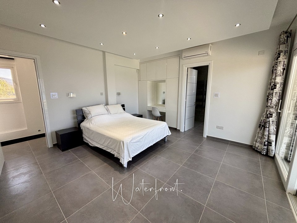 Detached Villa For Sale  in  Sea Caves - St.George