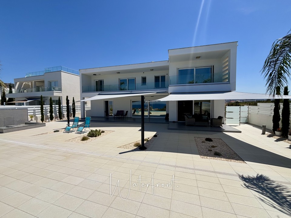 Detached Villa For Sale  in  Sea Caves - St.George