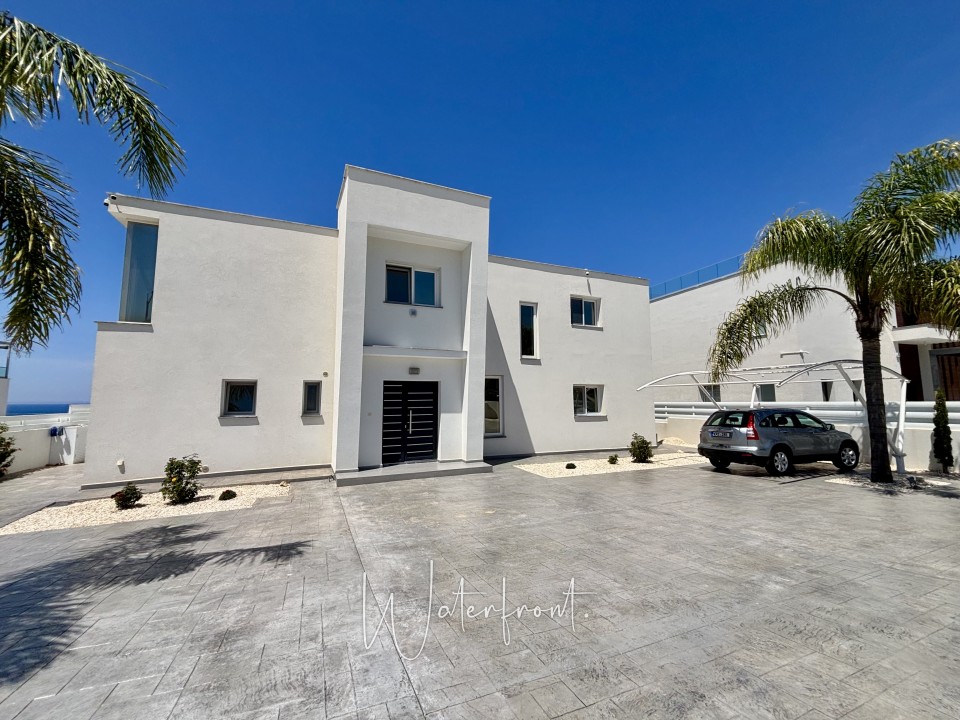 Detached Villa For Sale  in  Sea Caves - St.George