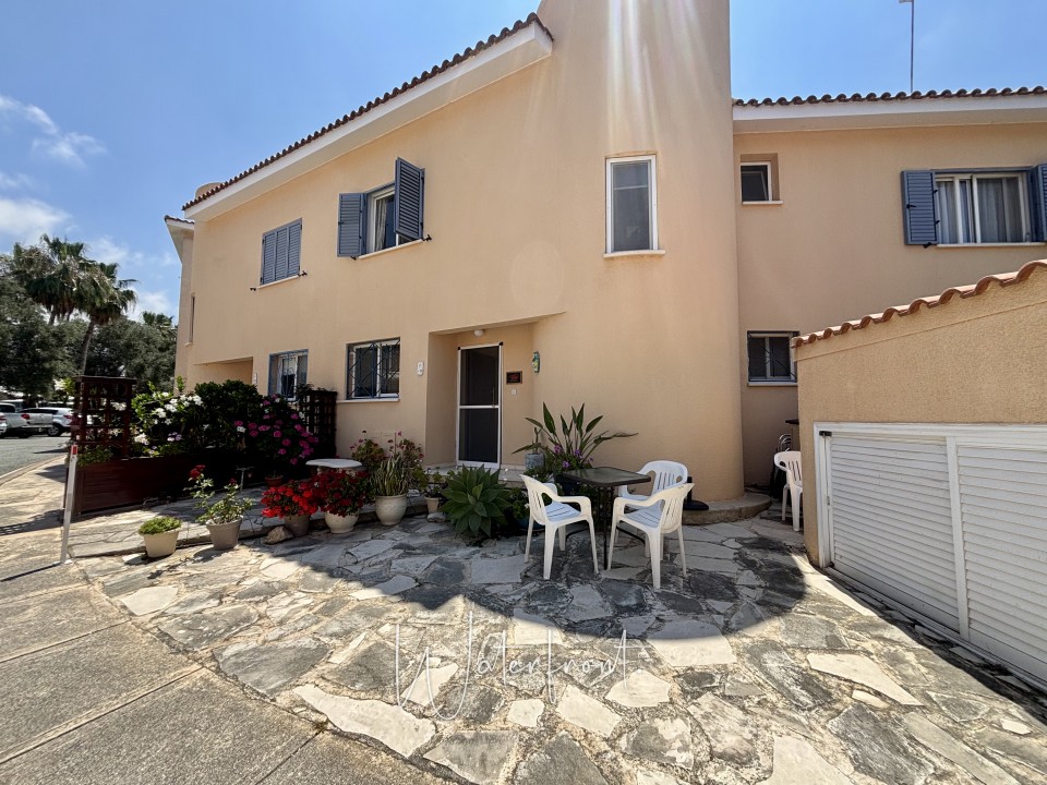 Semi Detached Villa For Sale  in  Universal
