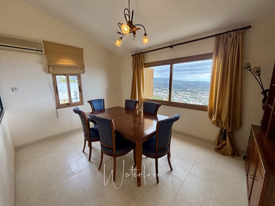 Detached Villa For Sale  in  Peyia