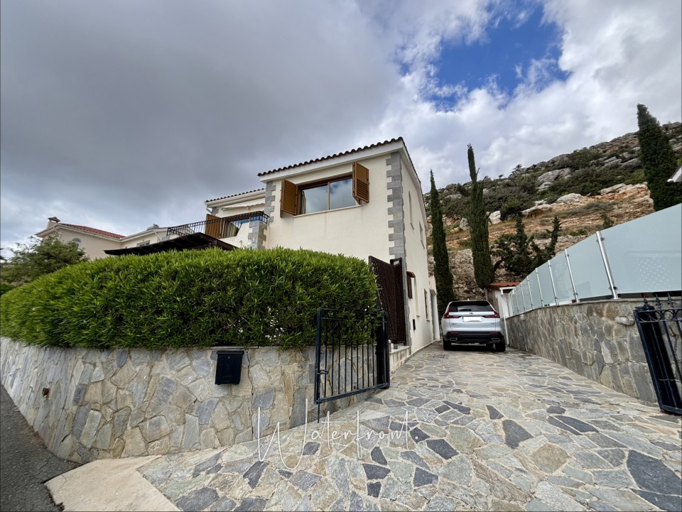 Detached Villa For Sale  in  Peyia