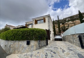 Detached Villa For Sale  in  Peyia