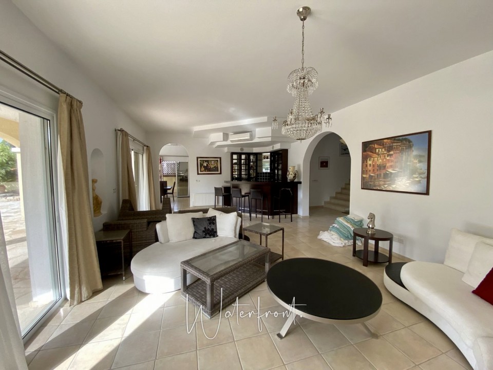 Detached Villa For Sale  in  Coral Bay