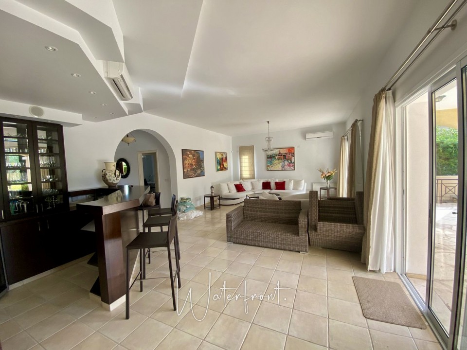 Detached Villa For Sale  in  Coral Bay