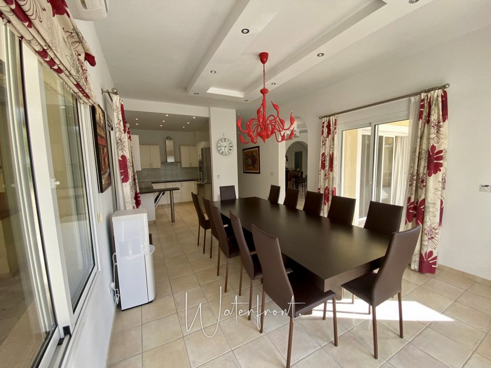 Detached Villa For Sale  in  Coral Bay
