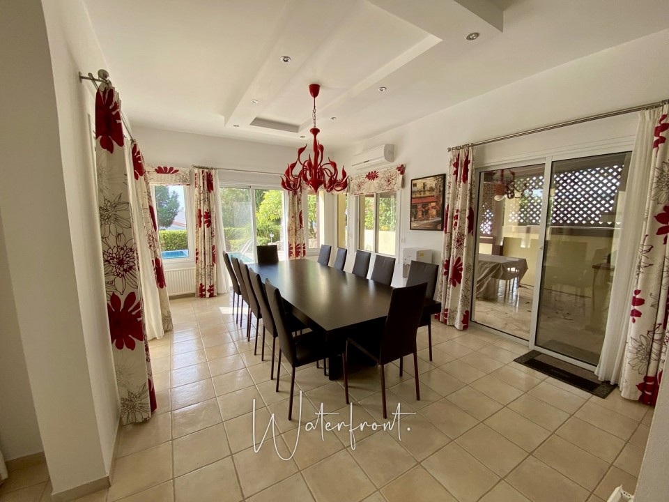 Detached Villa For Sale  in  Coral Bay