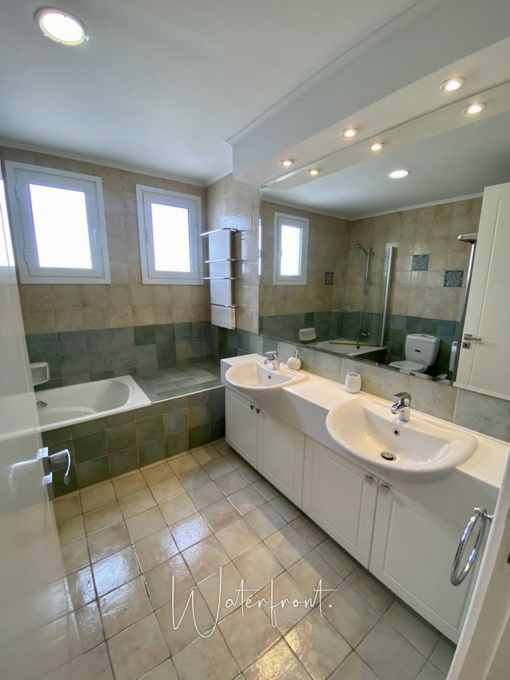 Detached Villa For Sale  in  Coral Bay