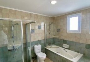 Detached Villa For Sale  in  Coral Bay