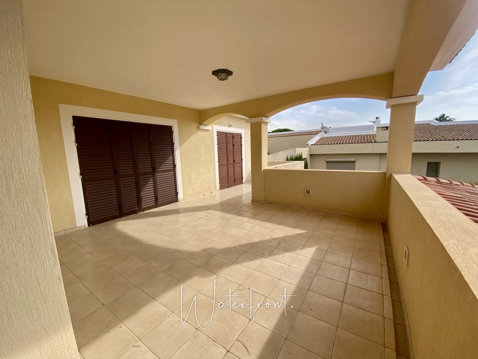 Detached Villa For Sale  in  Coral Bay