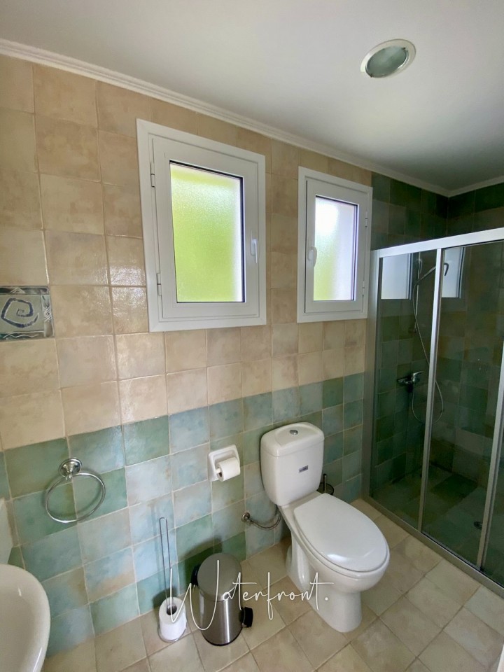 Detached Villa For Sale  in  Coral Bay