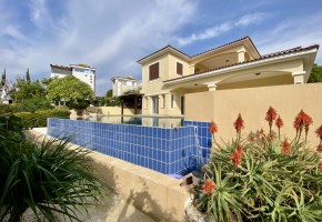 Detached Villa For Sale  in  Coral Bay