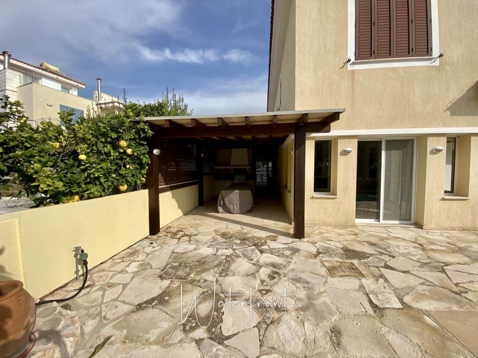 Detached Villa For Sale  in  Coral Bay