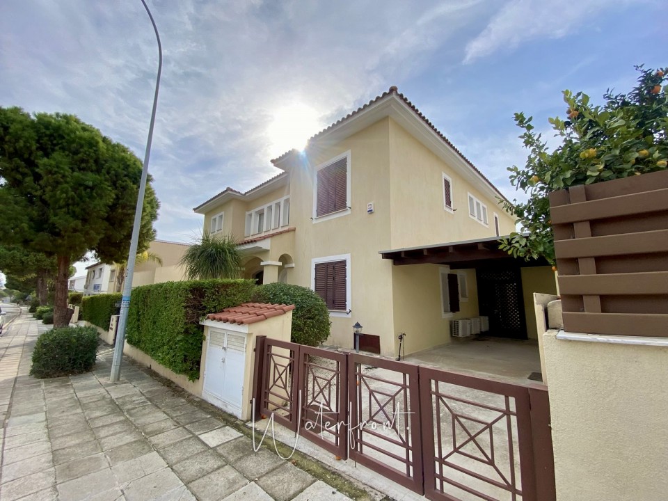 Detached Villa For Sale  in  Coral Bay