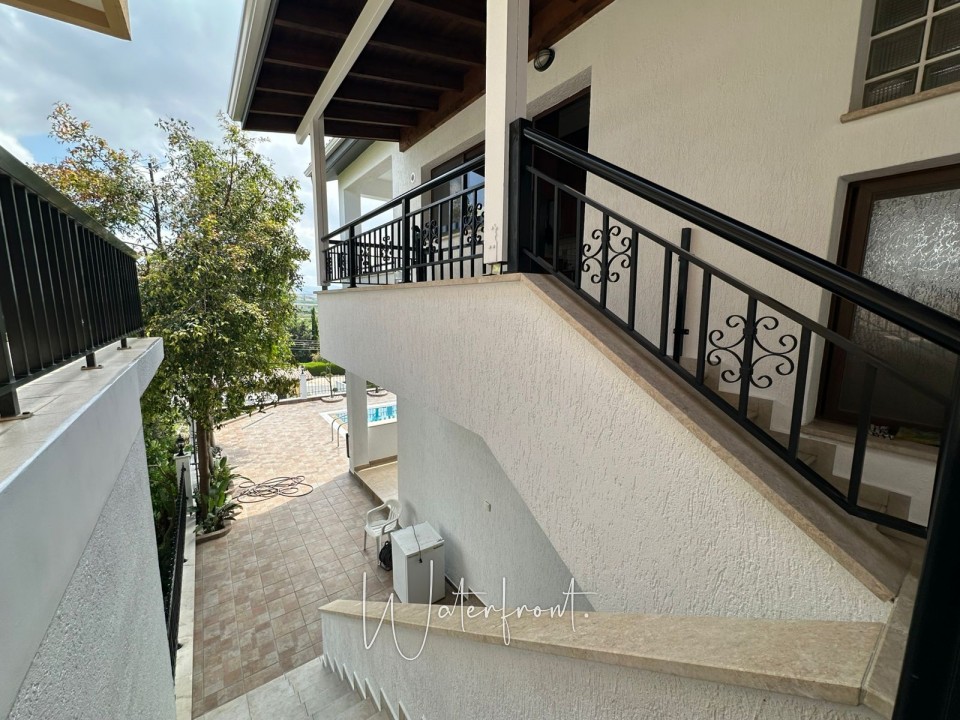 Detached Villa For Sale  in  Stroumpi