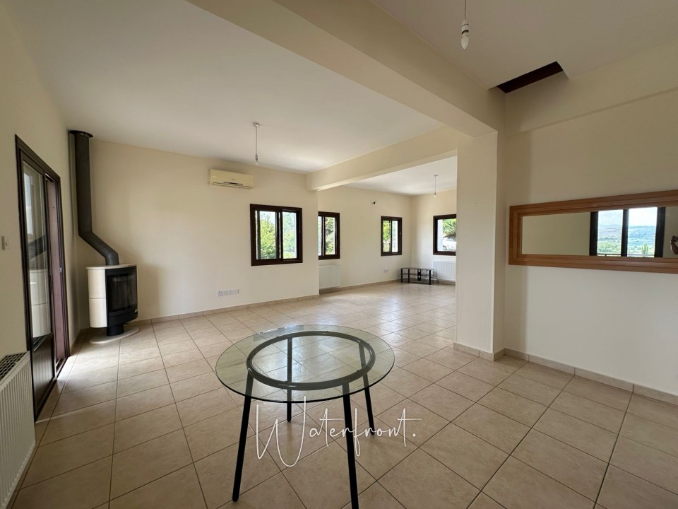 Detached Villa For Sale  in  Stroumpi