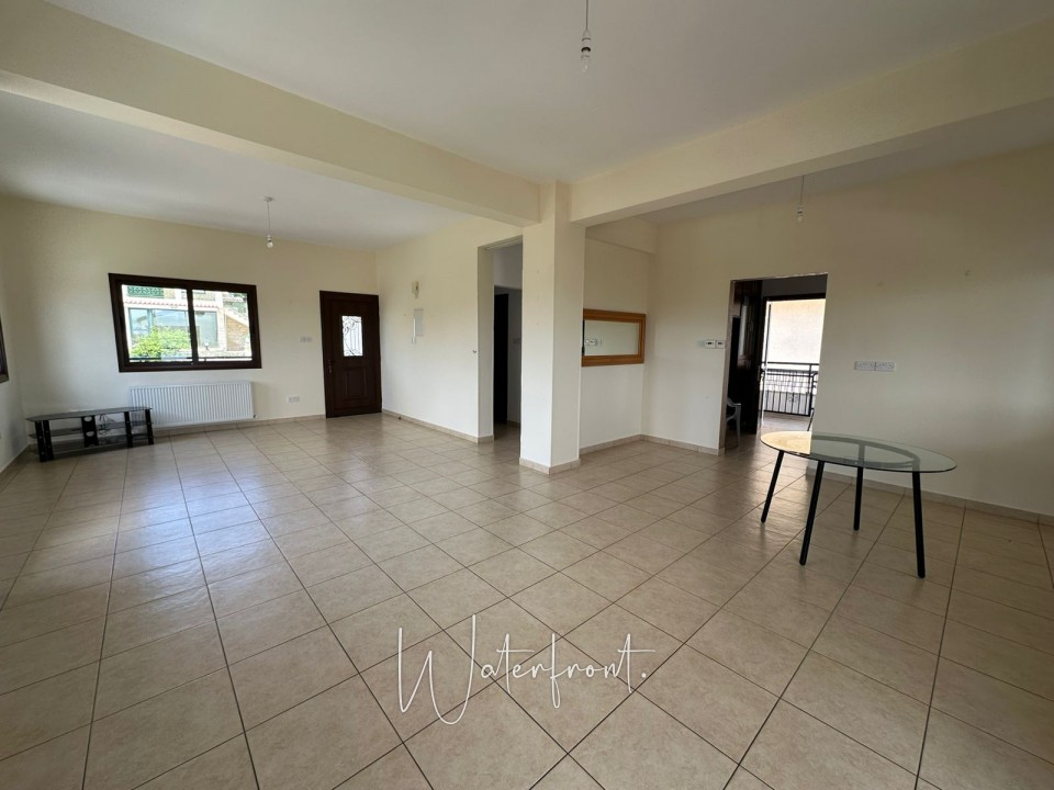 Detached Villa For Sale  in  Stroumpi