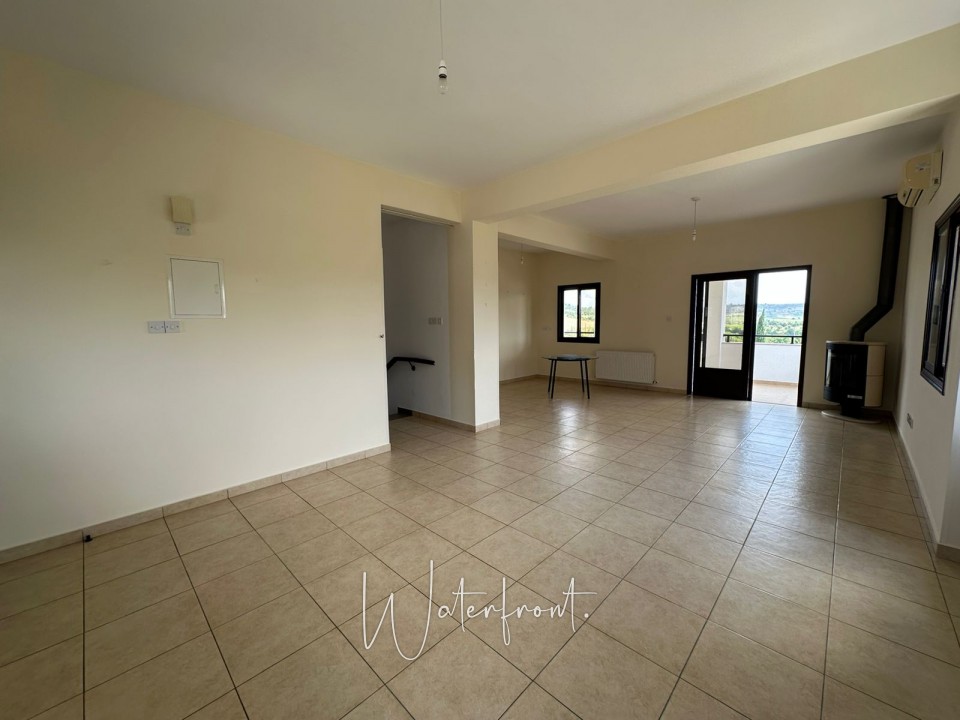 Detached Villa For Sale  in  Stroumpi