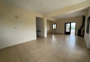 Detached Villa For Sale  in  Stroumpi