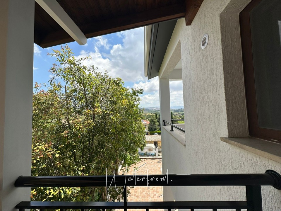 Detached Villa For Sale  in  Stroumpi