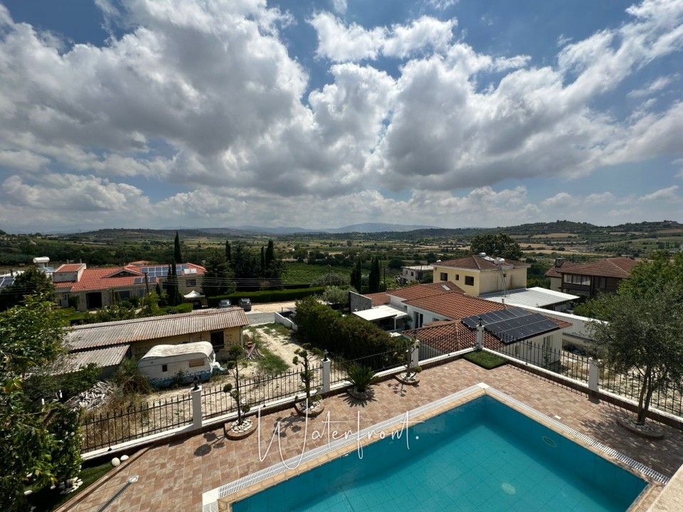 Detached Villa For Sale  in  Stroumpi