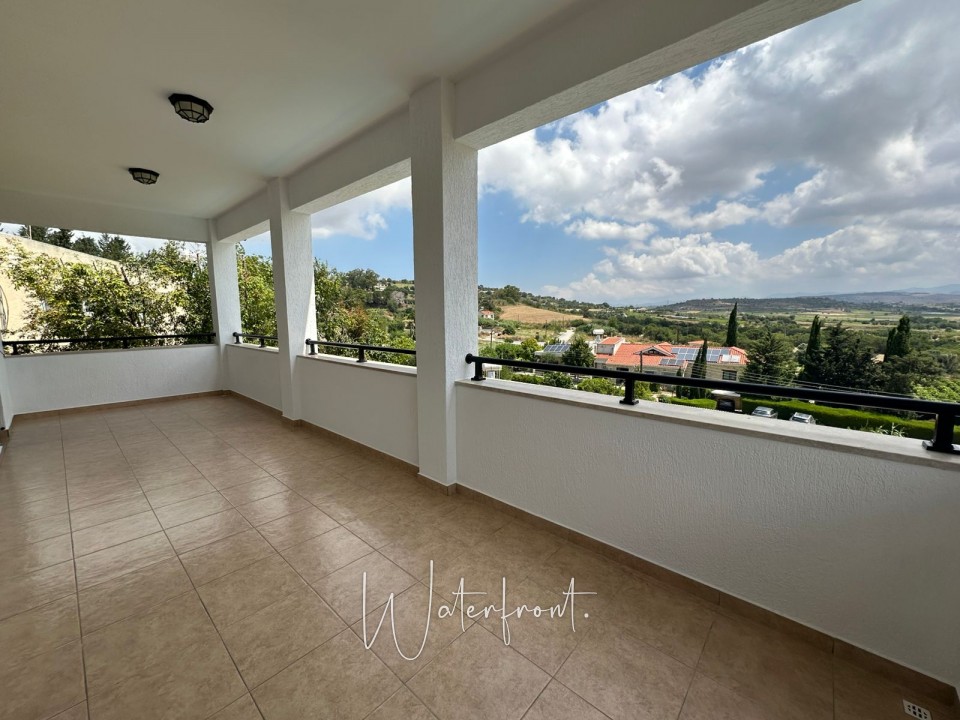 Detached Villa For Sale  in  Stroumpi