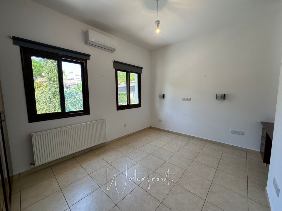 Detached Villa For Sale  in  Stroumpi