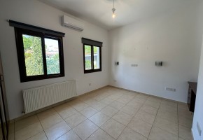 Detached Villa For Sale  in  Stroumpi