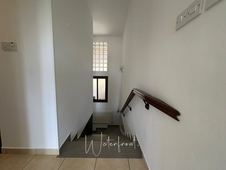 Detached Villa For Sale  in  Stroumpi