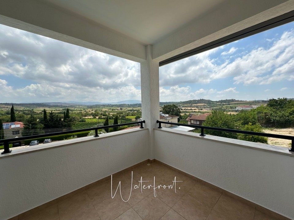Detached Villa For Sale  in  Stroumpi