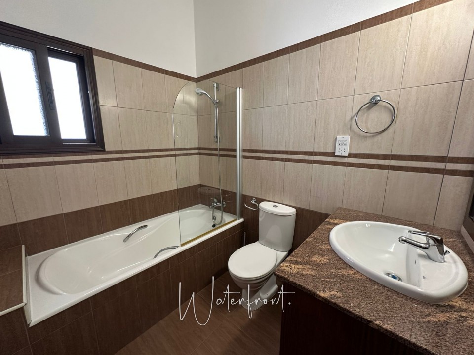 Detached Villa For Sale  in  Stroumpi