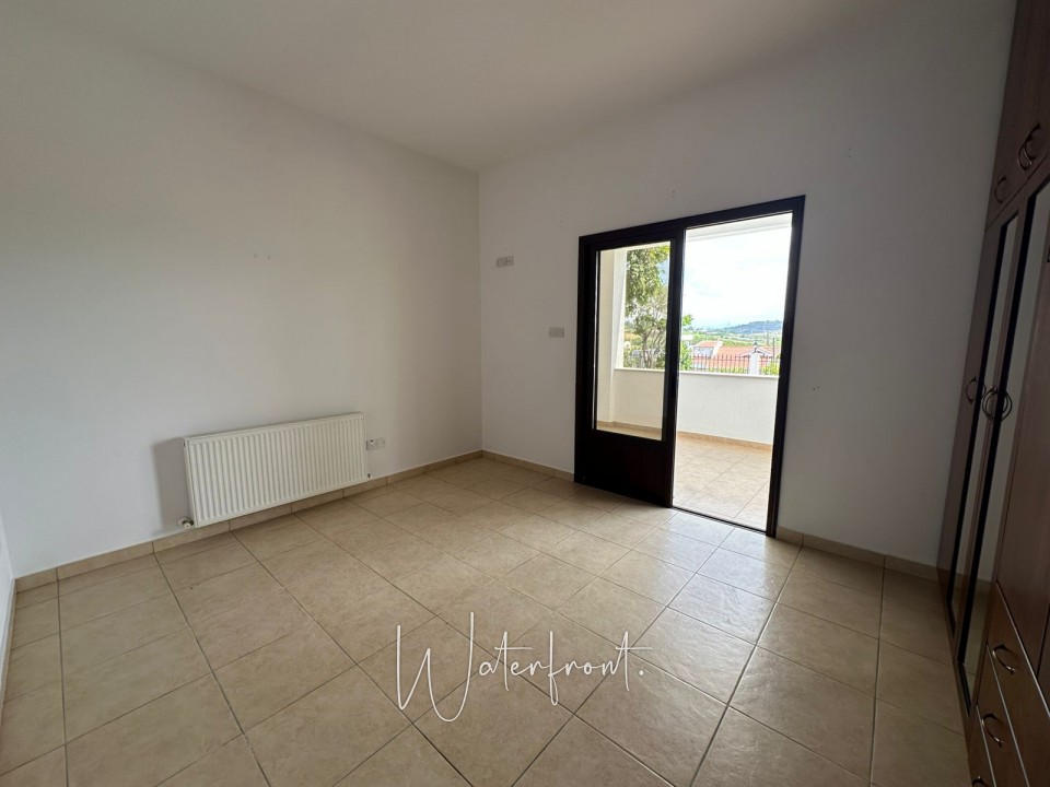 Detached Villa For Sale  in  Stroumpi
